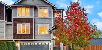 533 Pilchuck Path, Everett