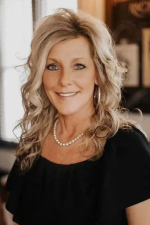 jo - realtor