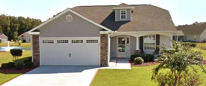 Home on lake in Pheasant Run, Murrells Inlet