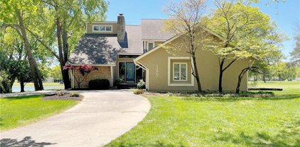 12807 PEMBROKE Circle, Leawood