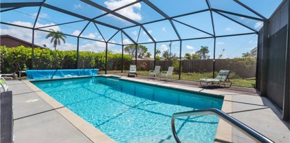 25 4th St, Bonita Springs