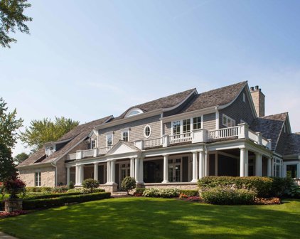 2S406 Seneca Drive, Wheaton
