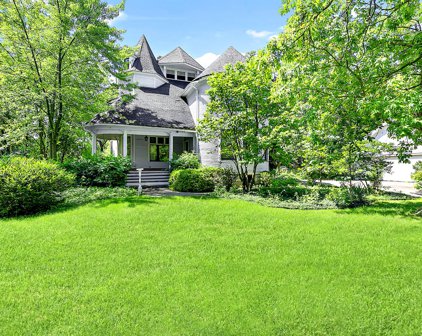 114 S Stough Street, Hinsdale