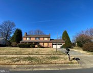 926 Fairway  Ne Drive NE, Vienna image