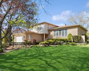 16 E Brookwood Drive, Arlington Heights image