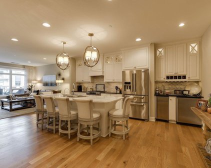 875 Lake Street N Unit #216, Wayzata