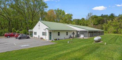 655 River Rd, Dauphin
