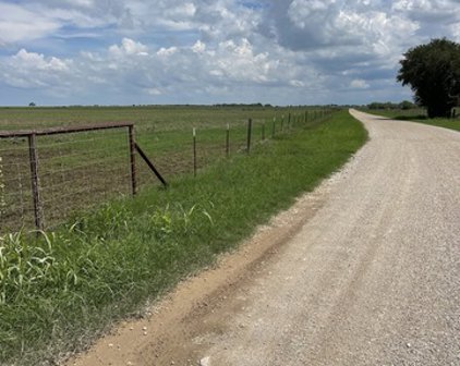 09 County Road 101, Floresville