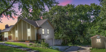 406 NE Colonial Drive, Lee's Summit