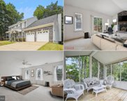 1529 Kingstream Cir, Herndon image