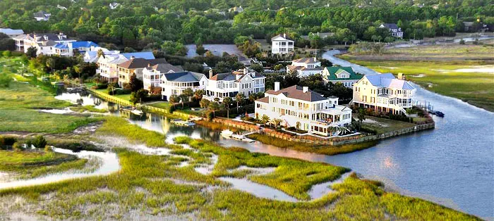 Homes in DeBordieu Colony