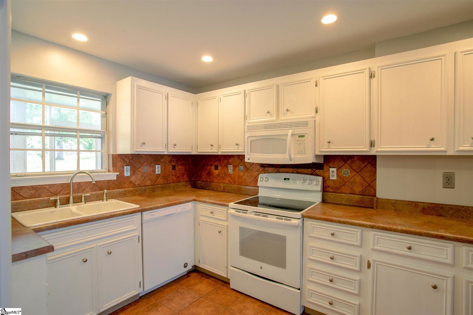 MLS 1451713 Riverbend Condos 925 Cleveland Street Unit Unit 269