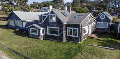 3442 NW Jetty Avenue, Lincoln City
