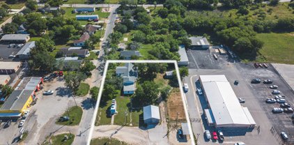 1400 10th St, Floresville
