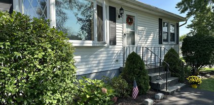 12 Pershing Drive, Colonie
