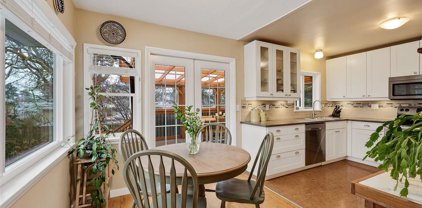 908 Alexander  Rd, Esquimalt