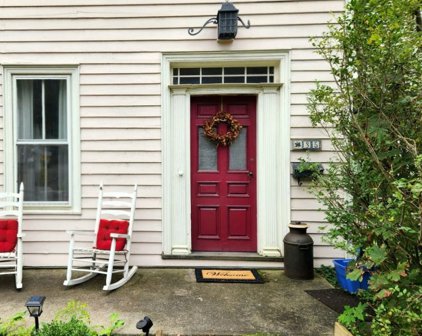 35 West Main Street, Clinton Town