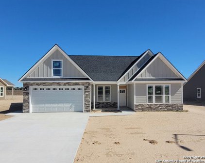 204 Turnberry Dr, La Vernia