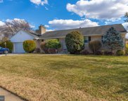 1001 Country Club  Ne Drive NE, Vienna image