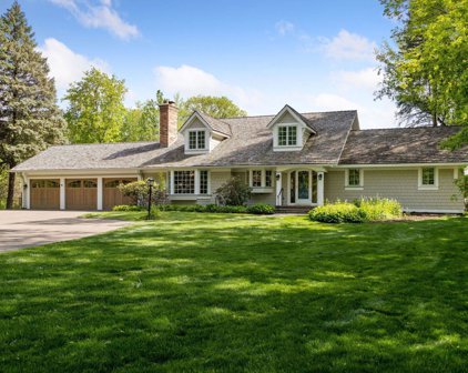 374 Ferndale Road W, Wayzata