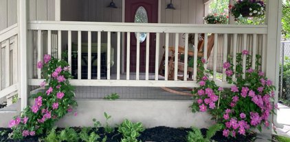 5702 Willowlawn Way, Garden City