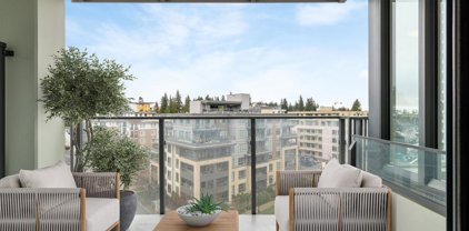 602 Como Lake Avenue Unit 805, Coquitlam