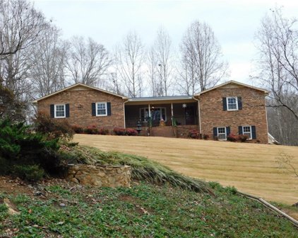 313 Double Creek Road, Dobson