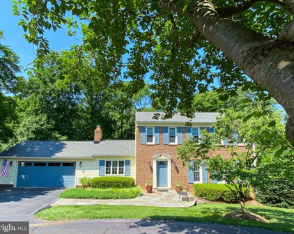 10395 Adel Rd, Oakton
