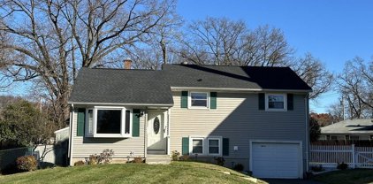 11 Greenleaf Street, Chicopee