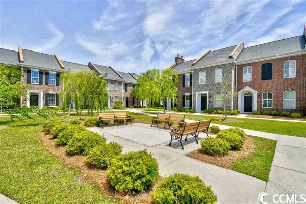 Dock St Carriage Townhomes