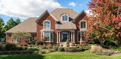 38W672 Greenview Court, St. Charles