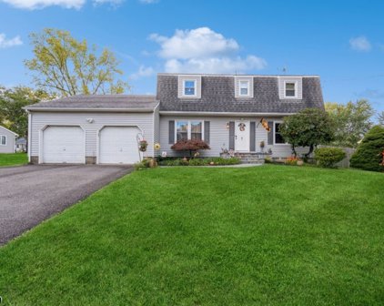 43 Sand Hills Rd, South Brunswick Twp.