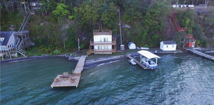 7063 Wyers Point Beach  Road, Ovid