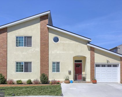 404 W Coover St, Mechanicsburg