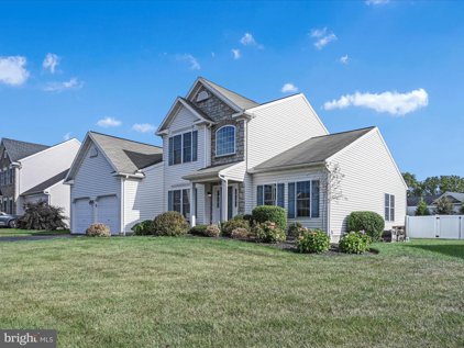 566 Sweetwater Dr, Palmyra