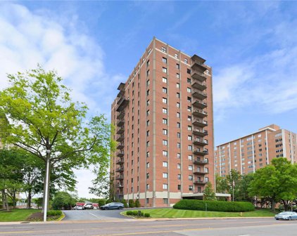 816 S Hanley  Road Unit #7A, Clayton
