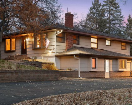 5021 Beacon Hill Road, Minnetonka