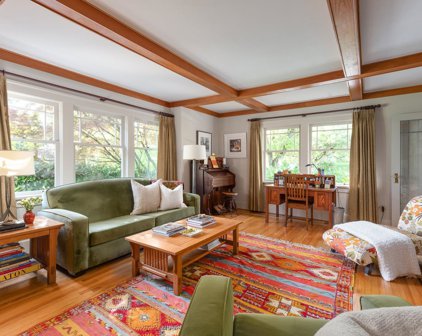 415 Third Street, New Westminster