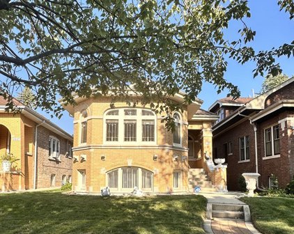 1939 Clinton Avenue, Berwyn