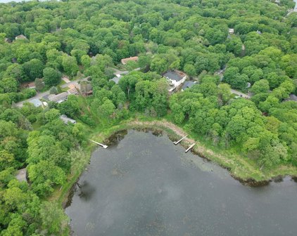 21040 Ivy Lane, Shorewood