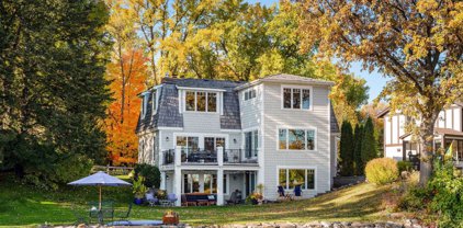 4465 Enchanted Cove, Shorewood