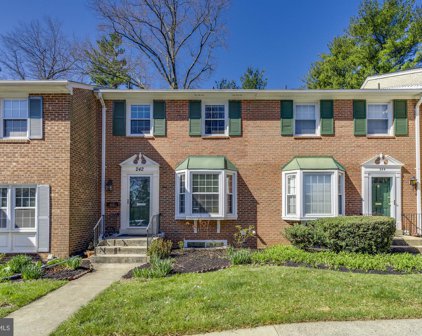 242 Commons  Nw Drive NW, Vienna