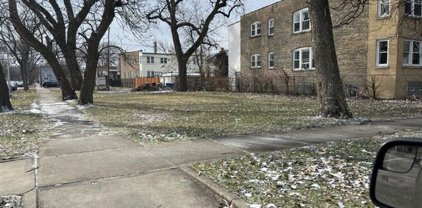 4901 W Cortez Street, Chicago