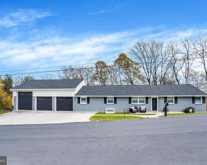 22 Arwin Dr, Hummelstown