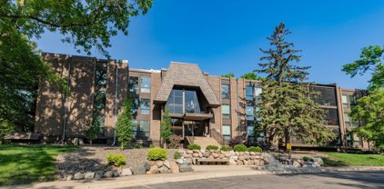 6085 Lincoln Drive Unit #225, Edina