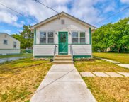 56 W Greenwood Avenue, Villas image