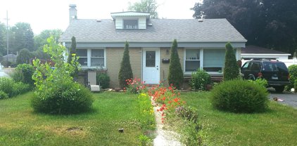 696 N Lee Boulevard, Hillside