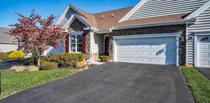 228 Colonial Dr, Mechanicsburg