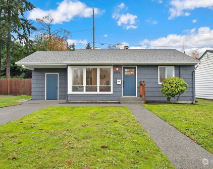 9325 31st Avenue SW, Seattle