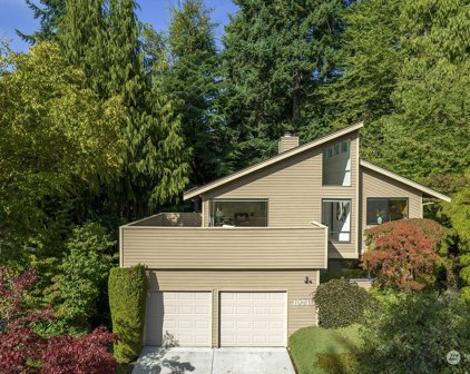 19749 41st Avenue NE, Lake Forest Park